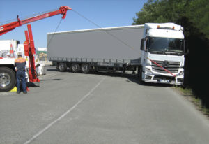 Extraction de poids-lourds d'un fossé